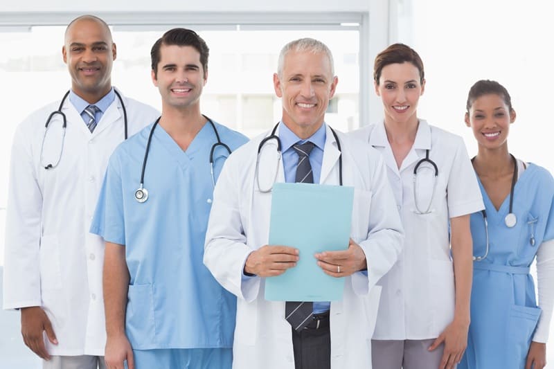 Equipo médico en República Dominicana
